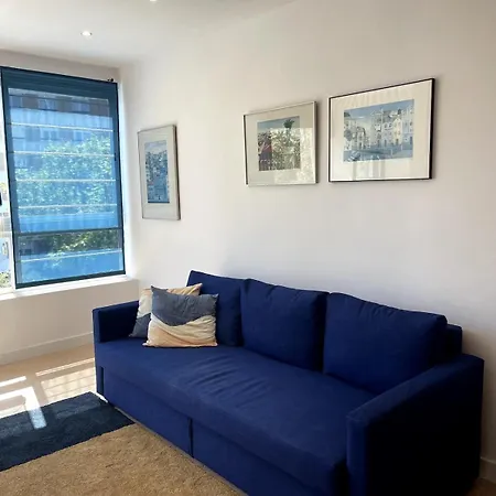 Apartment Applause