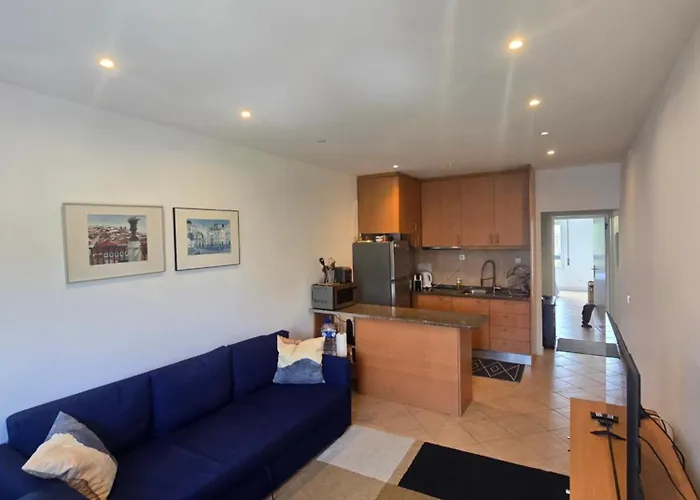 Applause דירה אוייראס