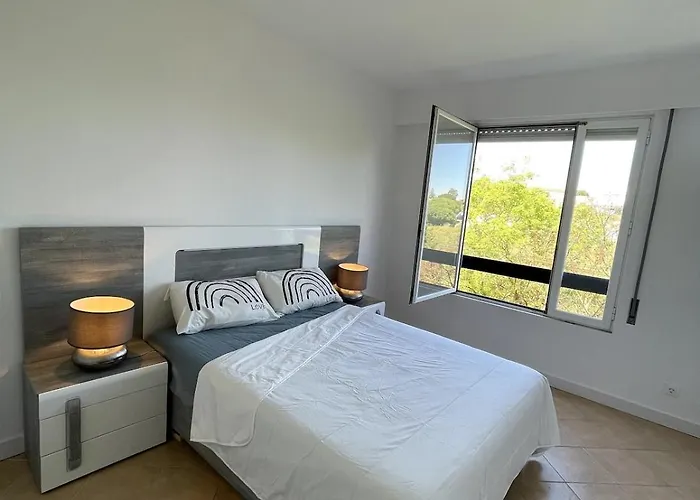 Applause דירה אוייראס